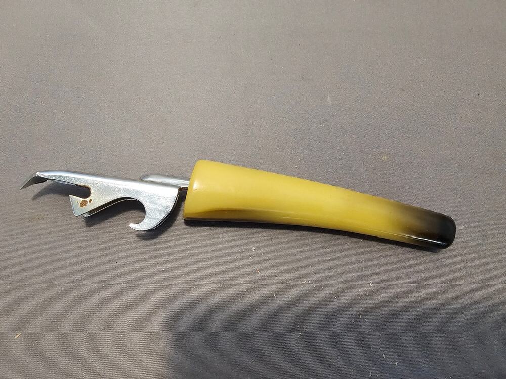 Vintage Bakelite Trav L Bar Punch Can & Wine, Beer/Soda Bottle Opener - 5-3/4"